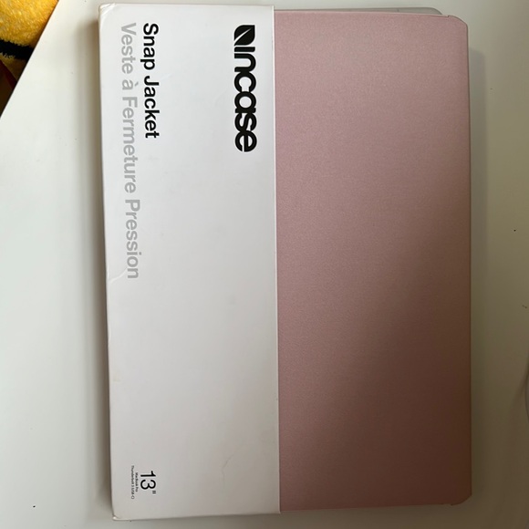 Incase Pink Snap Jacket for 13" Tablets - Picture 1 of 1